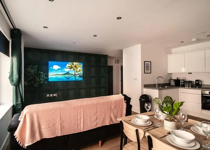 Stayzeni, Alexandra Rise Neat 1br Flat * 맨체스터