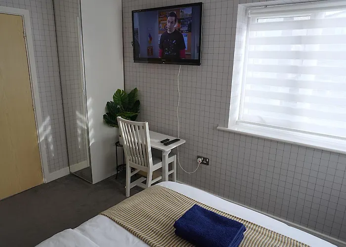 Luxury - Pick A - Free Parking & Kitchen Access, Near Etihad Stadium, The Coop Live & Piccadilly Station, * 맨체스터