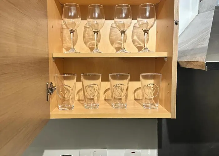 Luxury 2br Near Town And Etihad Stadium Апартаменты