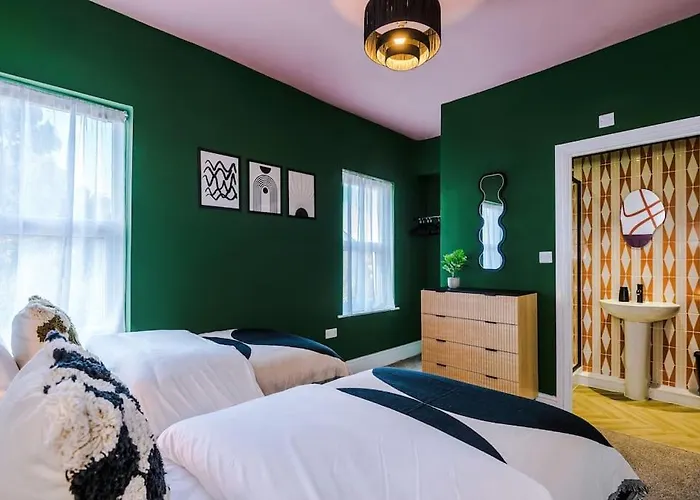 Modern 4-bedroom In * Mánchester