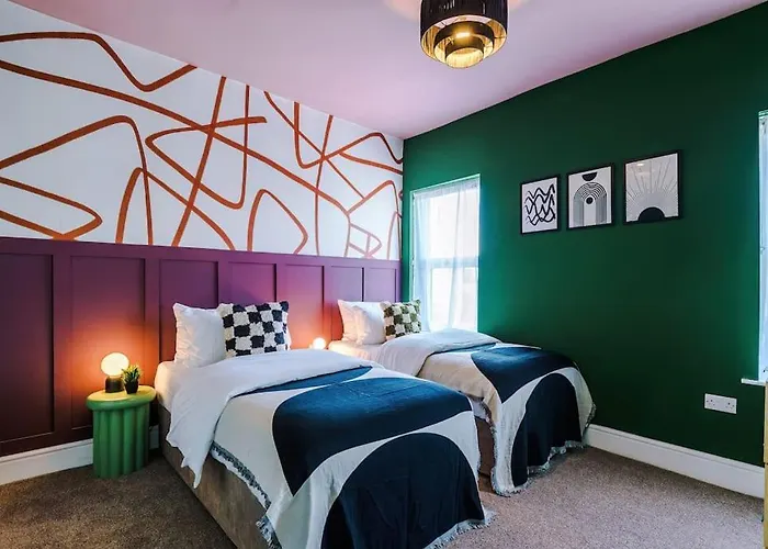 Modern 4-bedroom In *