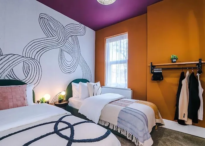 Modern 4-bedroom In Сasa de vacaciones *