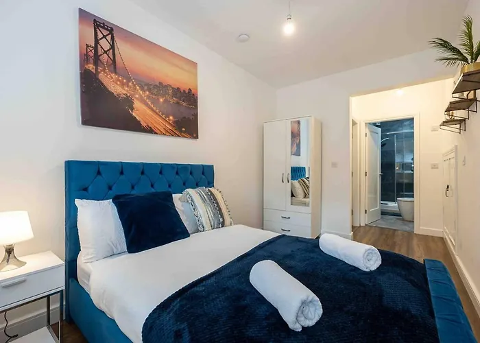 Vibrant 2br In Chorlton, Free Parking 아파트 *