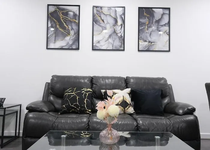 Tatil Evi Entire 3-bed House Sleeps 5 W Parking Manchester