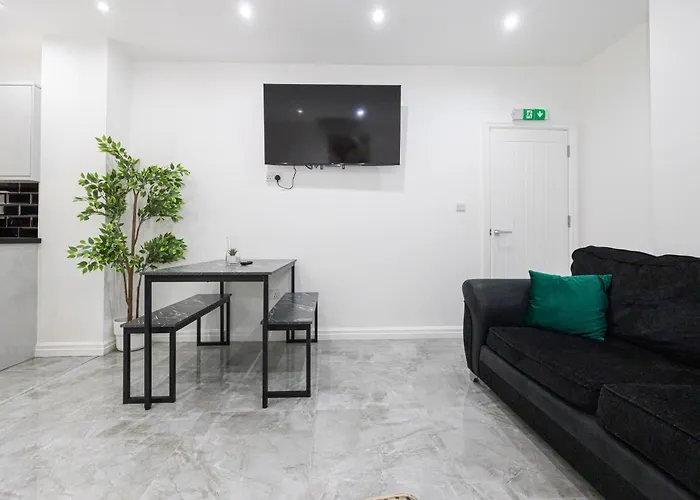 The Kent Luxury House Sleeps 14 Free Parking בית נופש מנצ'סטר