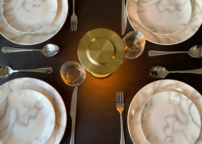 Luxurious, High-end 2-bedroom With Balcony شقة