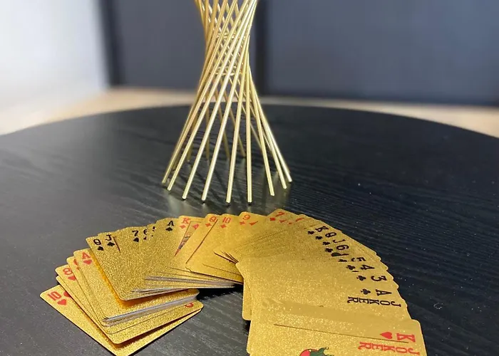 شقة Luxurious, High-end 2-bedroom With Balcony *