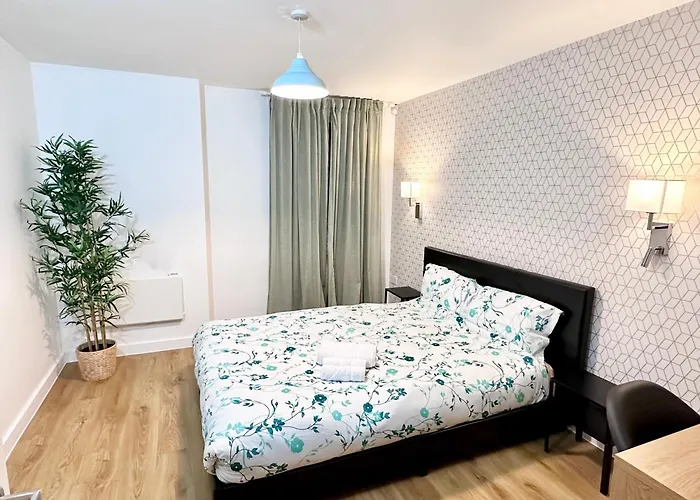 Private Garden With Geodome * مانشستر