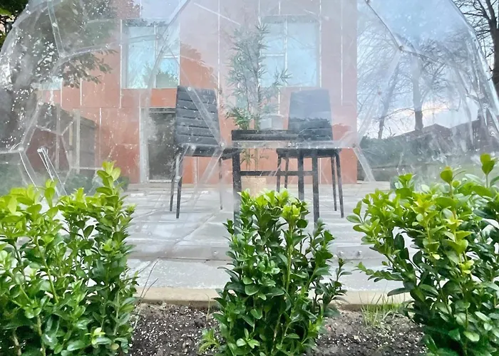Private Garden With Geodome * مانشستر