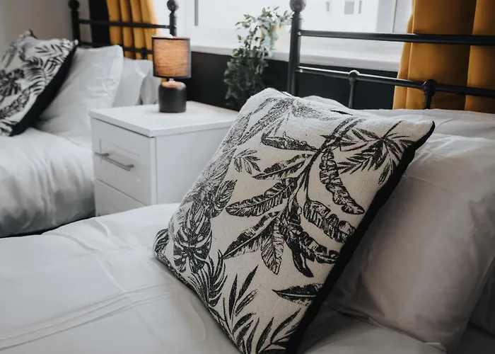 Etihad, & Coop Live - Free Parking - 10ppl Manchester