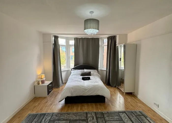 Elegant Estates Humble Abode 3 בית אירוח מנצ'סטר