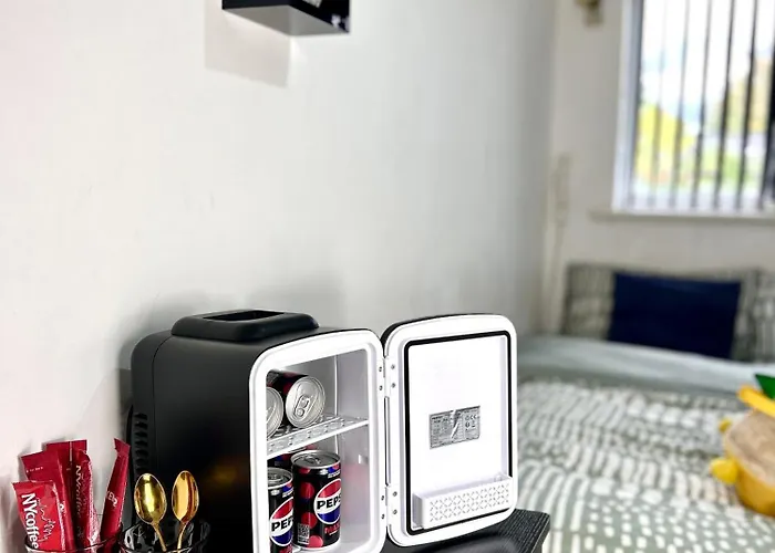 Cozy Private With Private Bathroom & Free Parking In Salford! Appartement Manchester