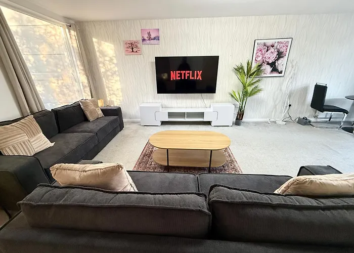 3 Bedroom House With Free Parking Ferienhaus Manchester