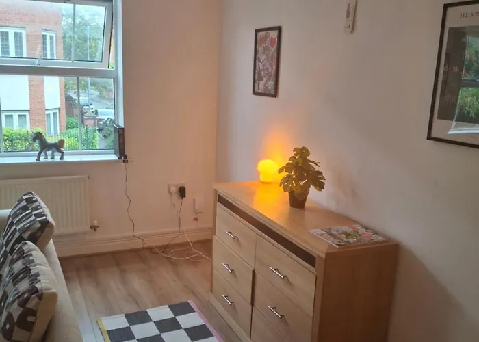 Dom wakacyjny Cosy 4 Bed Townhouse