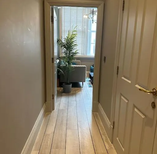 Stunning 2-bedroom In Centre *