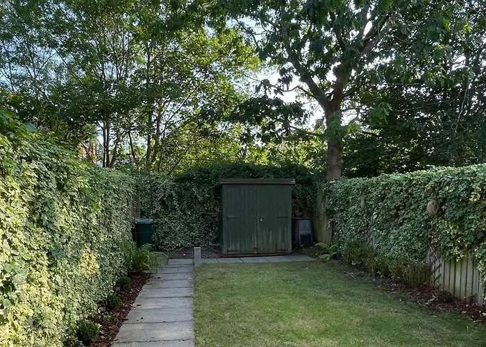 Serene Retreat Sleeps 6 With Garden Dom wakacyjny