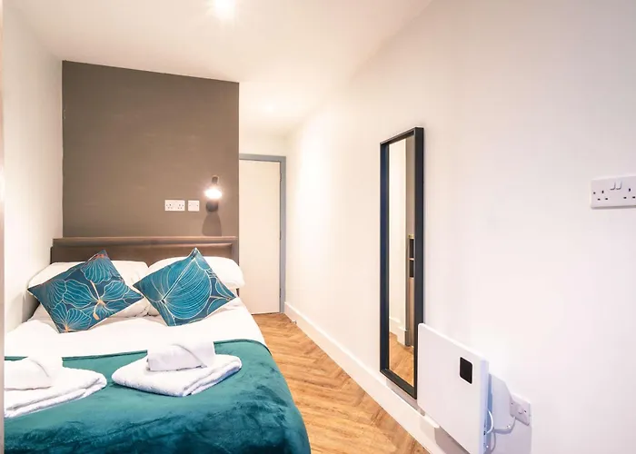 Stylish 2 Bedroom In *