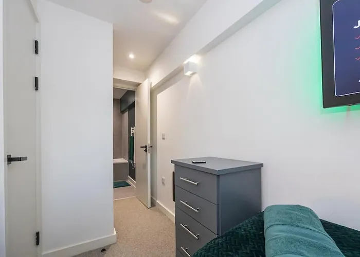 Old Trafford , , 2 Bed Duplex Manchester