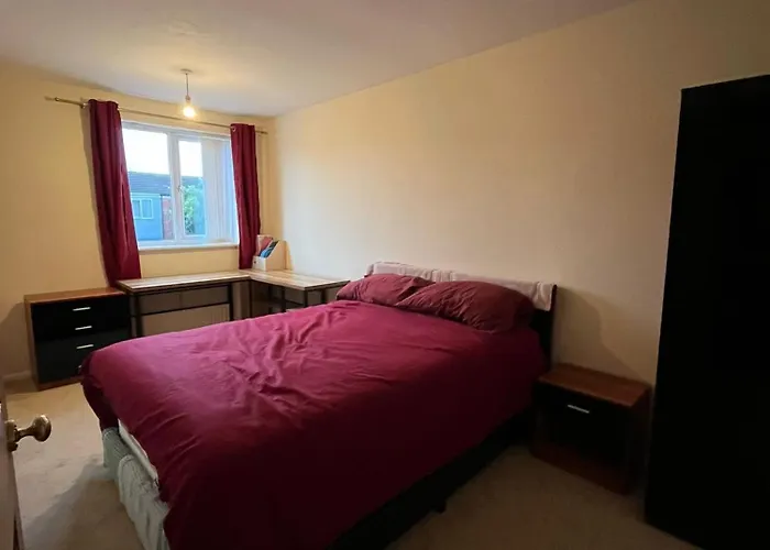 Cosy 4-bedroom Πανσιόν *