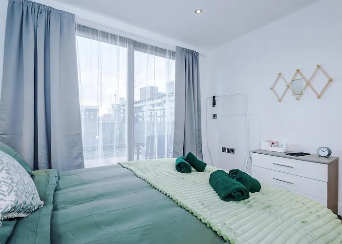 Sleeps 8, Duplex Apartment, Pool Table, Balcony X2, Long Term Disc, Perfect For Groups アパート *