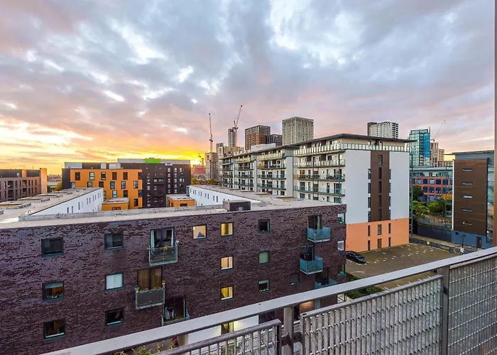 アパート Sleeps 8, Duplex Apartment, Pool Table, Balcony X2, Long Term Disc, Perfect For Groups *