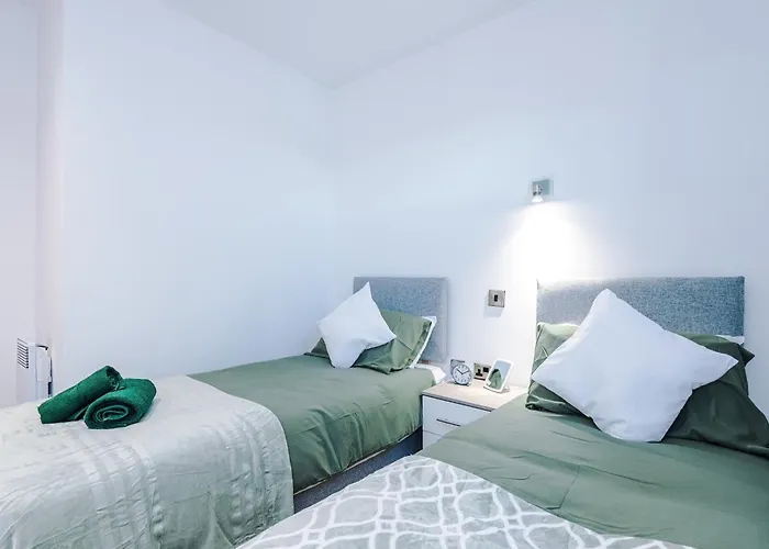 アパート Sleeps 8, Duplex Apartment, Pool Table, Balcony X2, Long Term Disc, Perfect For Groups マンチェスター