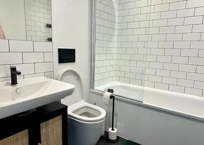 Stunning Centre Duplex With Free Parking 맨체스터