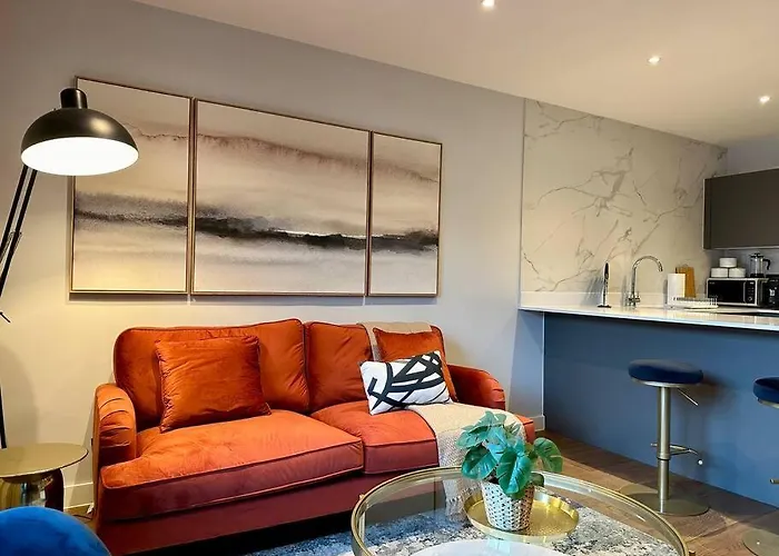 Stunning Centre Duplex With Free Parking 아파트