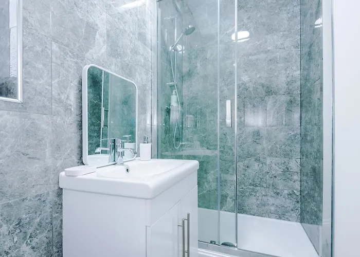 아파트 Sleeps 6, Pool Table, Free Parking, Perfect For Groups, Long Term Disc 맨체스터