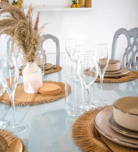 Coop Arena Luxurious Townhouse Vakantiehuis