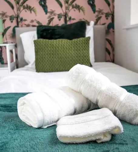 Coop Arena Luxurious Townhouse * Manchester