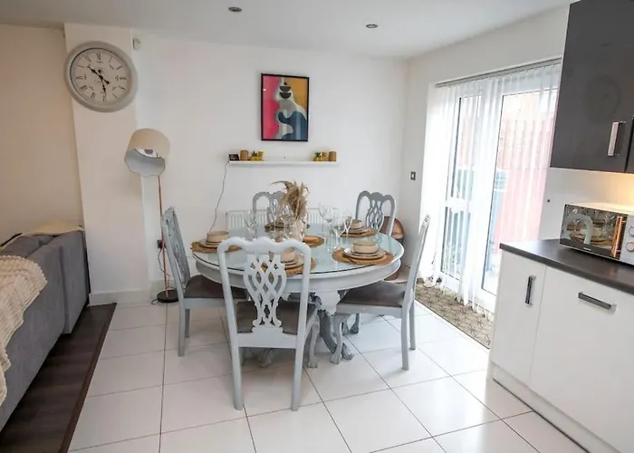 Coop Arena Luxurious Townhouse Vakantiehuis