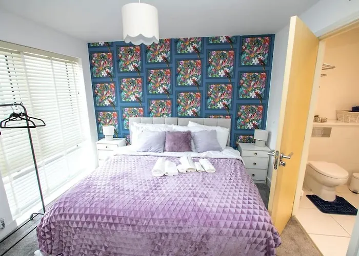 Coop Arena Luxurious Townhouse *