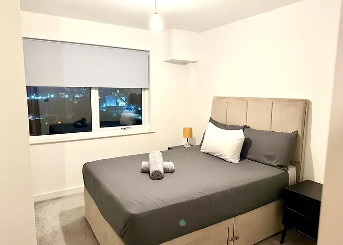 Apartament 2br Duplex In Salford Mcr Sleeps4 Videos In Photos *