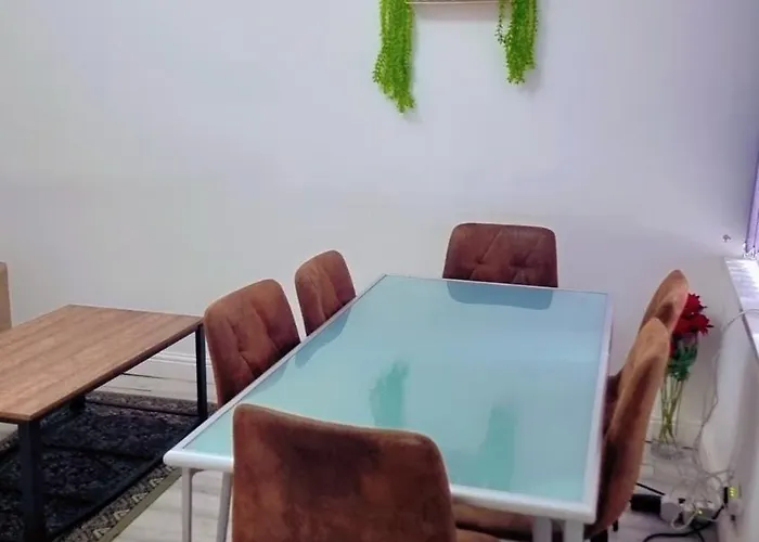 펜션 Gorgeous Stylish Cheri Victorian House In