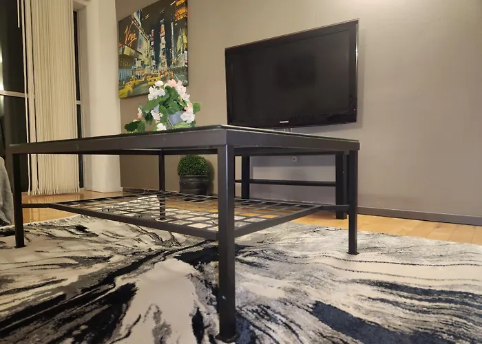 Luxury 2 Bed On River, Wifi, Parking, Garden Apartmán