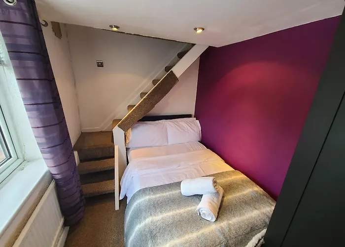 Grand House Near Etihad Coop Live Ferienhaus