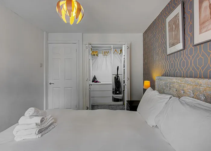 Stunning With Parking - Pass The Keys