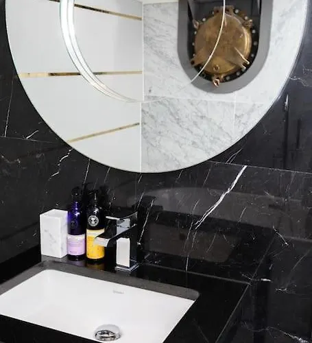 Stunning 130ft Classic Yacht Ботель Манчестер