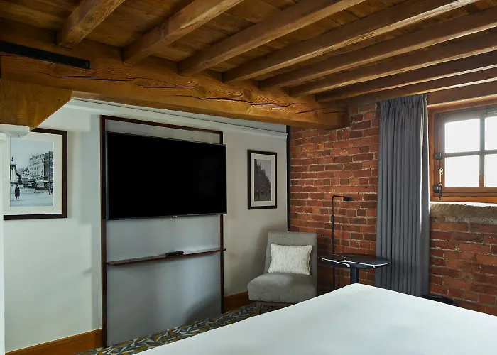 Marriott Victoria & 4* 맨체스터