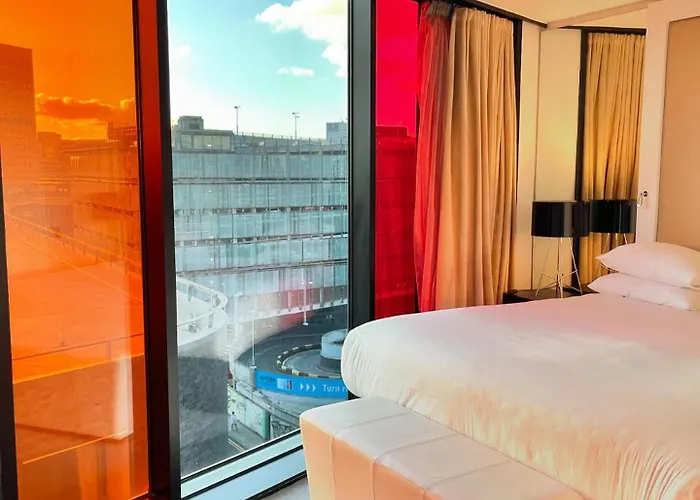 Crowne Plaza Centre By Ihg Hotel