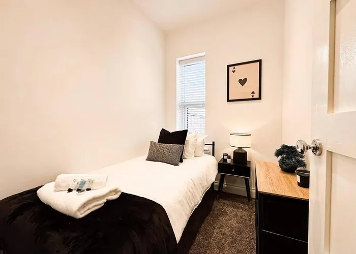 Four Bedroom House By Brookland Serviced Short Lets With Free Wifi 아파트