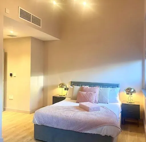 Lejlighed Pretty Pink Posh Penthouse