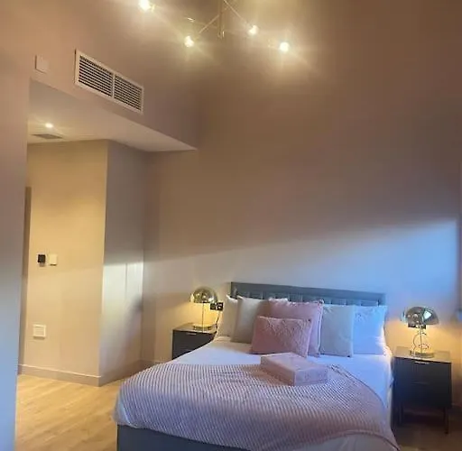 Lejlighed Pretty Pink Posh Penthouse