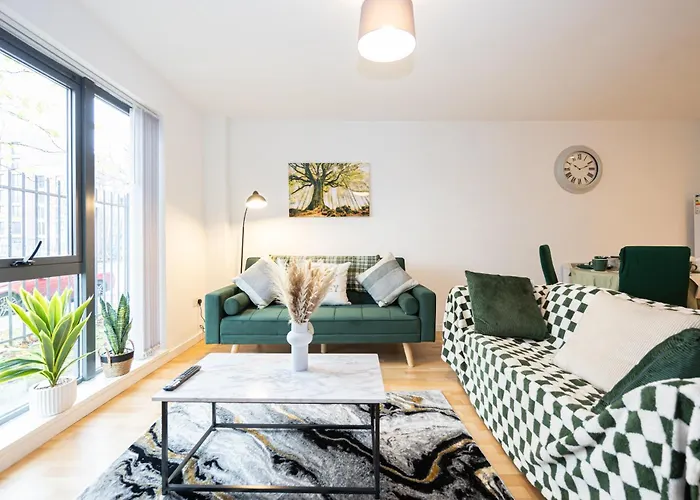 - Beautiful Serviced Apartment, Amazing Location, Close To Old Trafford, Centre, Media City, Etihad, Coop Live, Ao Arena, Salford Quays, Sleeps Up To 6, With Free Private Car Parking מנצ'סטר