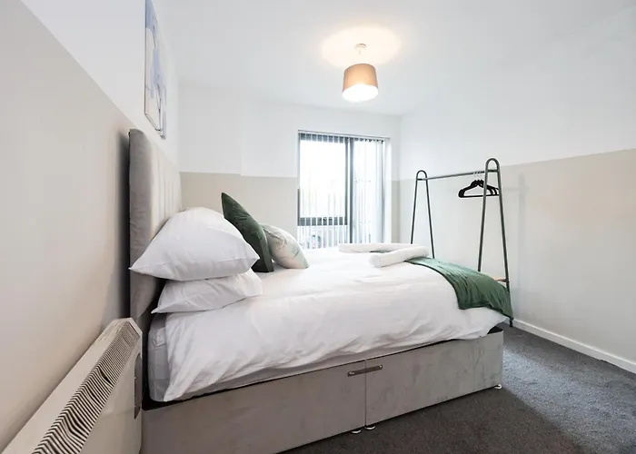 - Beautiful Serviced Apartment, Amazing Location, Close To Old Trafford, Centre, Media City, Etihad, Coop Live, Ao Arena, Salford Quays, Sleeps Up To 6, With Free Private Car Parking * מנצ'סטר