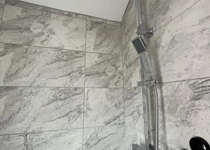 Modern 3-bed Stay-away-home Sleeps 6 Nr בית נופש מנצ'סטר