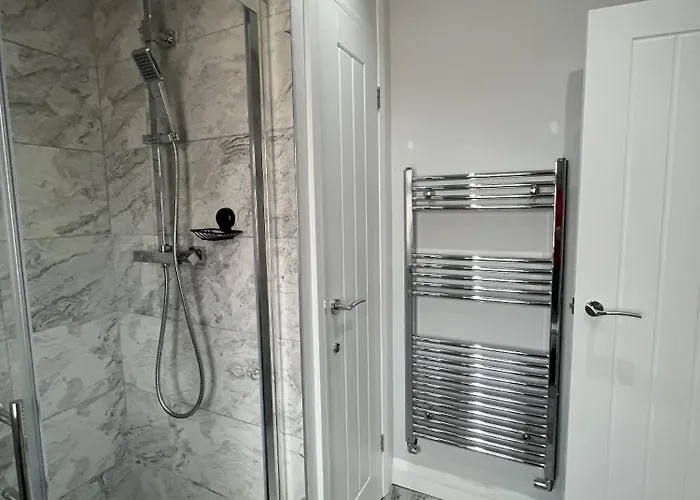 בית נופש Modern 3-bed Stay-away-home Sleeps 6 Nr