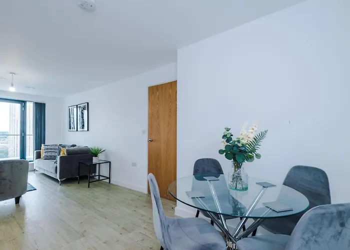 Centre - Luxury Two Bedroom Appartamento *