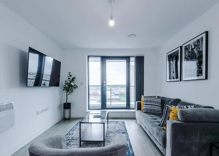 Centre - Luxury Two Bedroom *